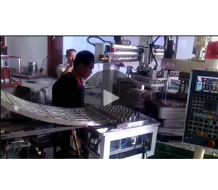 燈頭注塑全自動注塑機(jī)