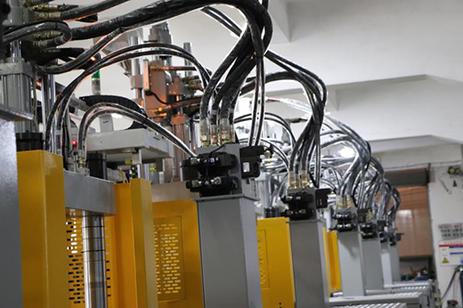 注塑模具保護(hù)與維修時(shí)，應(yīng)注意些什么？